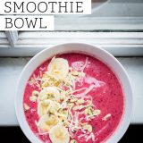 mixed berry smoothie bowl