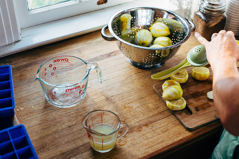 juicing lemons