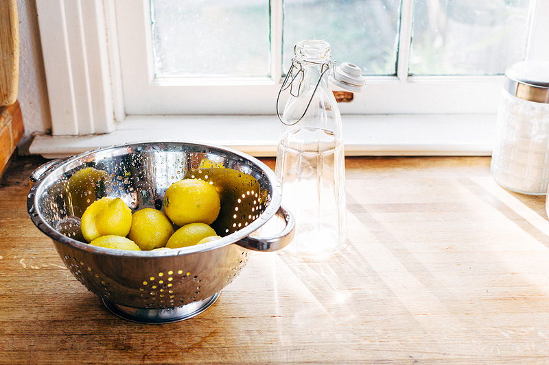 lemons in bowl