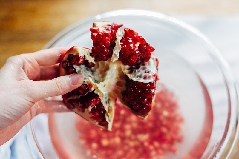 getting the seeds out of a pomegranate