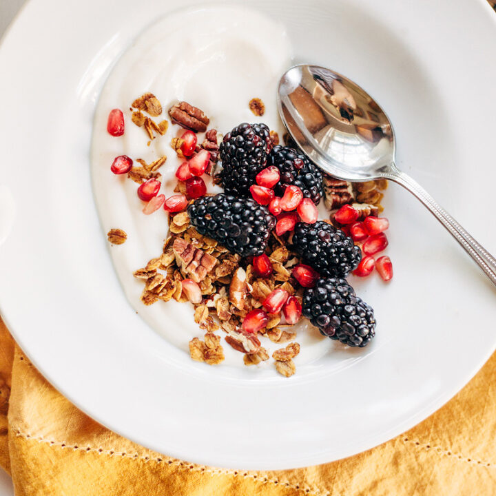 Granola Breakfast Bowls with Pomegranate and Blackberries Food Banjo