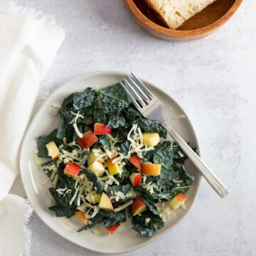 kale salad with apples and cheese