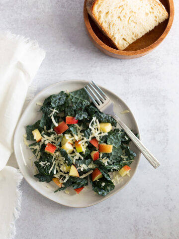 kale salad with apples and cheese