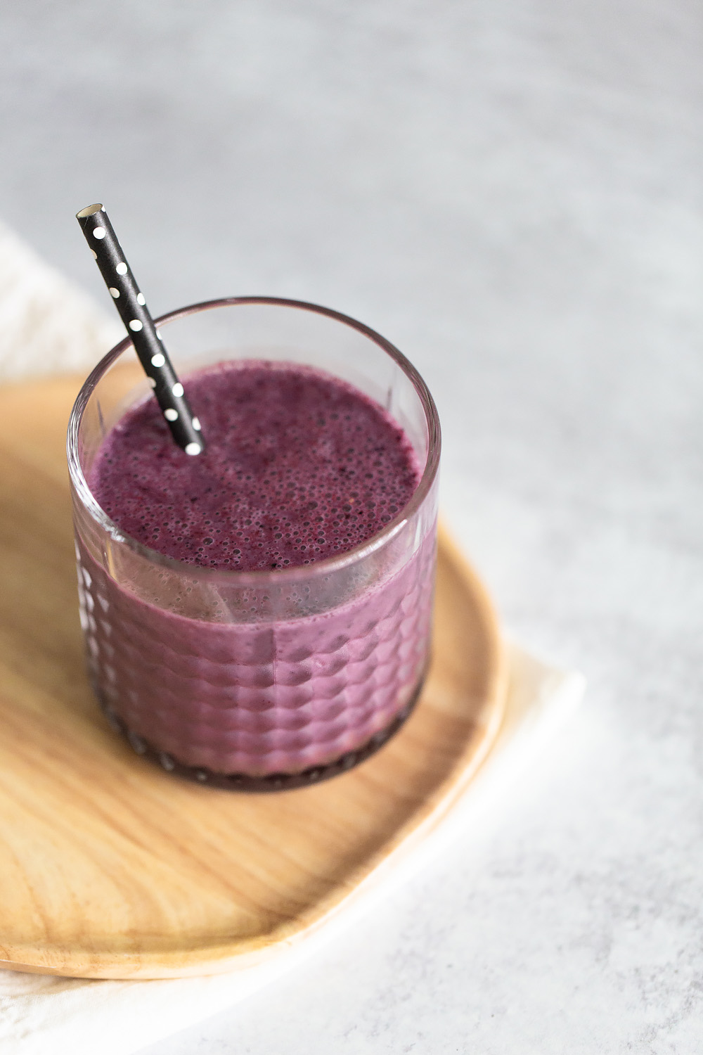 blueberry oatmeal smoothie with no added sugar