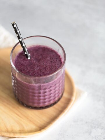 blueberry oatmeal breakfast smoothie