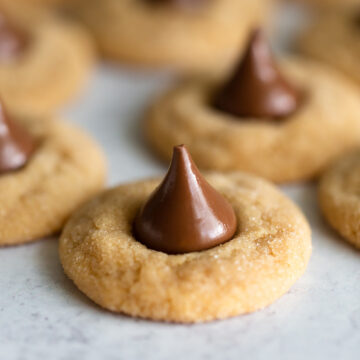 Easy Peanut Butter Blossoms