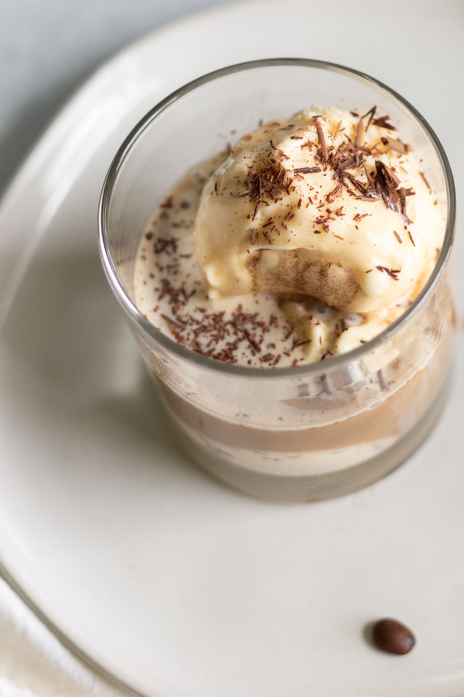 https://www.foodbanjo.com/wp-content/uploads/2020/04/Affogato-01.jpg