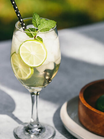 hugo cocktail in a wine glass