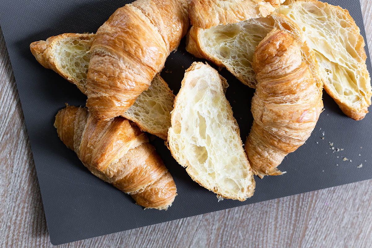 cut croissants