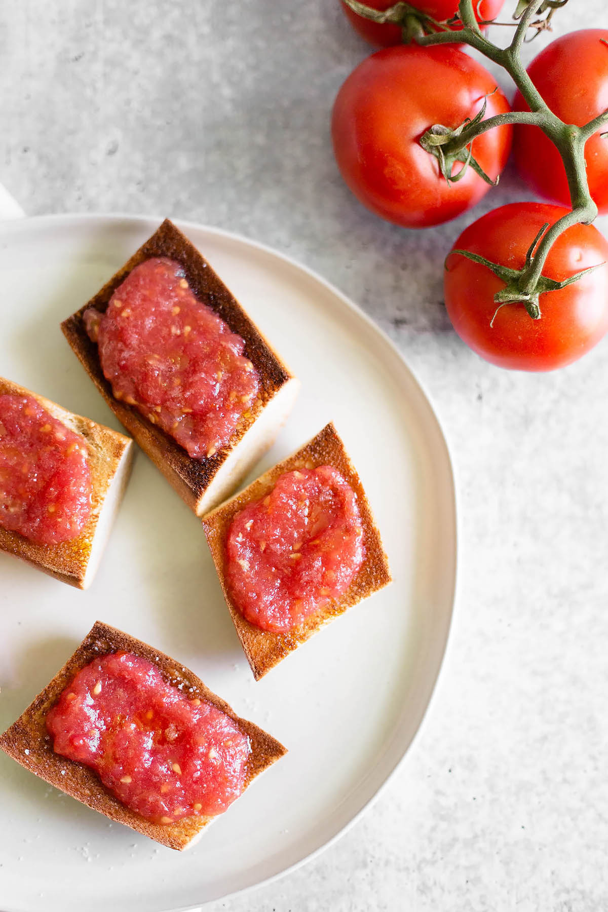 pan con tomate - spanish tomato bread