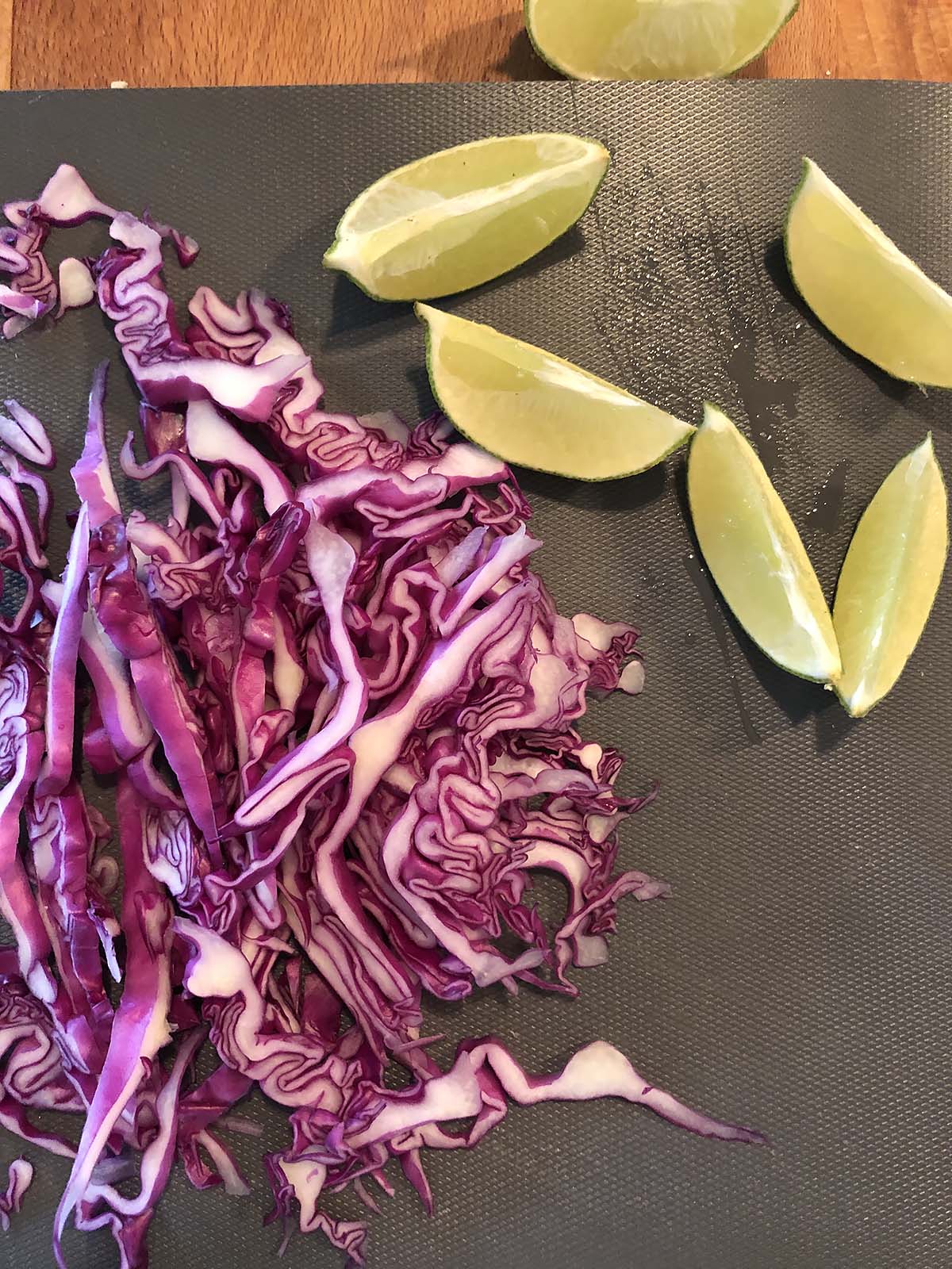 red cabbage and limes