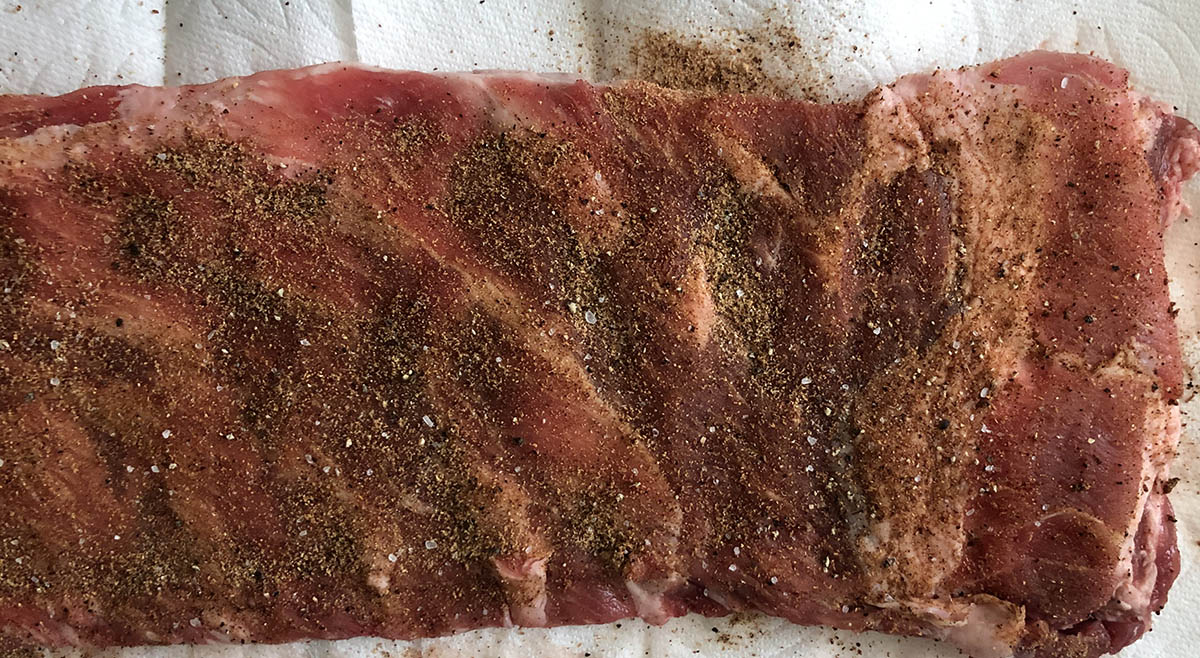 ribs with the seasonings rubbed in