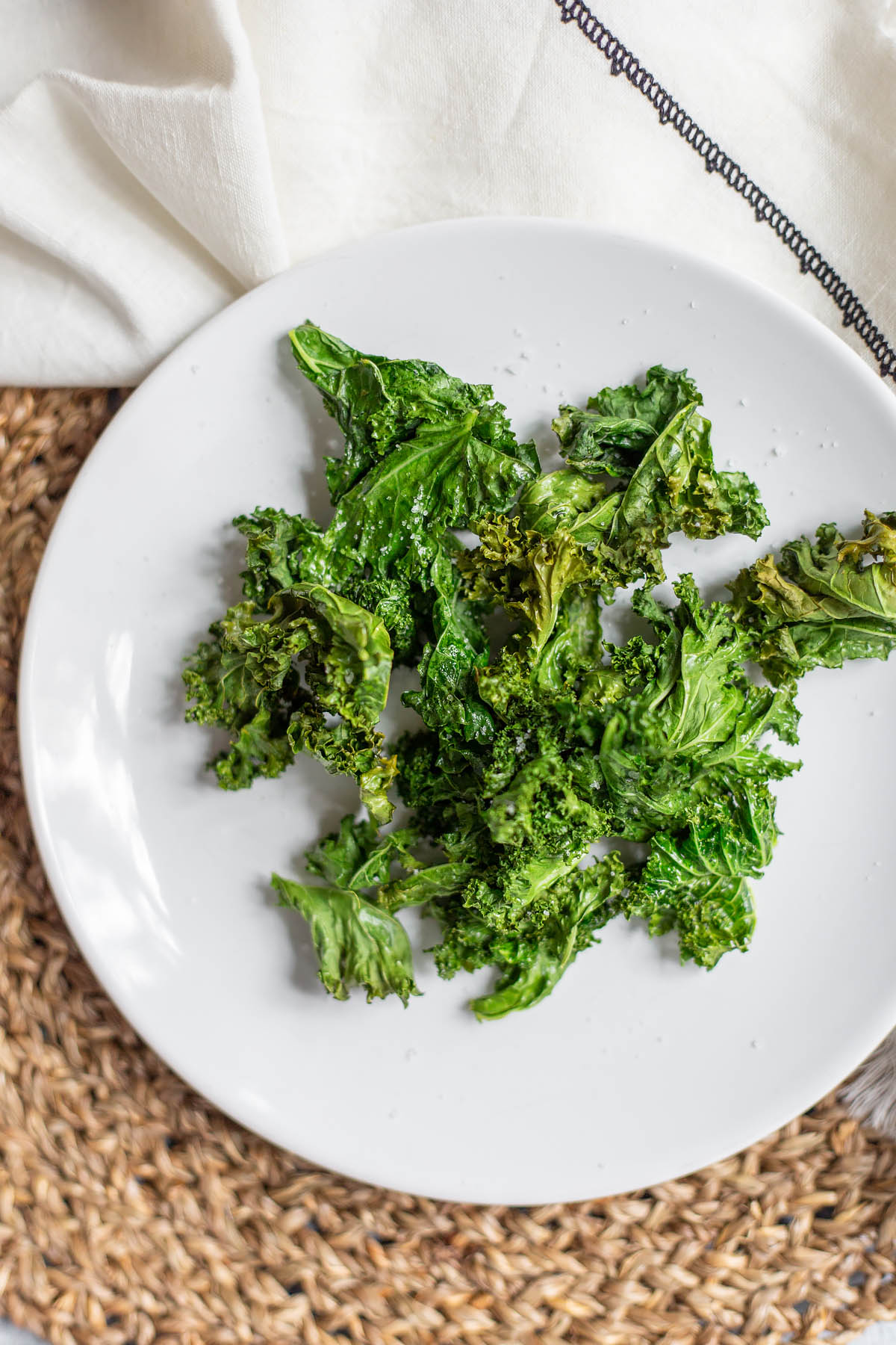 air fryer kale chips on a plate