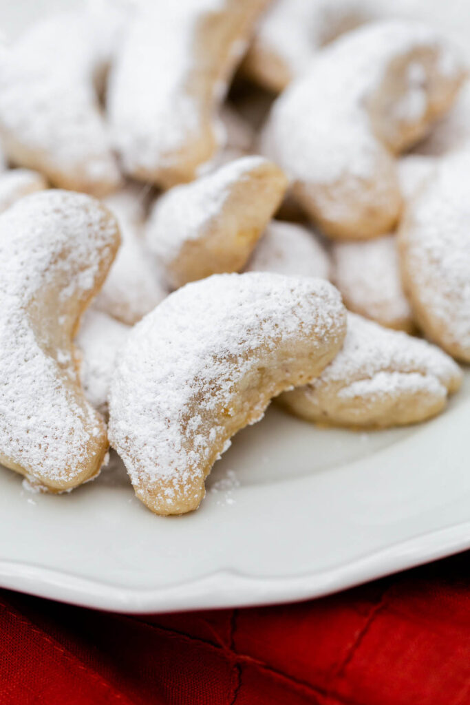 European Walnut Crescent Cookies Vanillekipferl Food Banjo