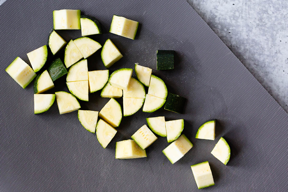 cut zucchini cubes