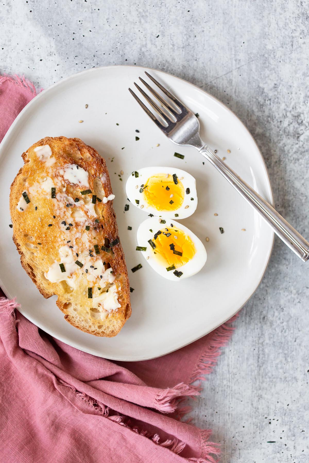 air fryer jammy eggs with toast