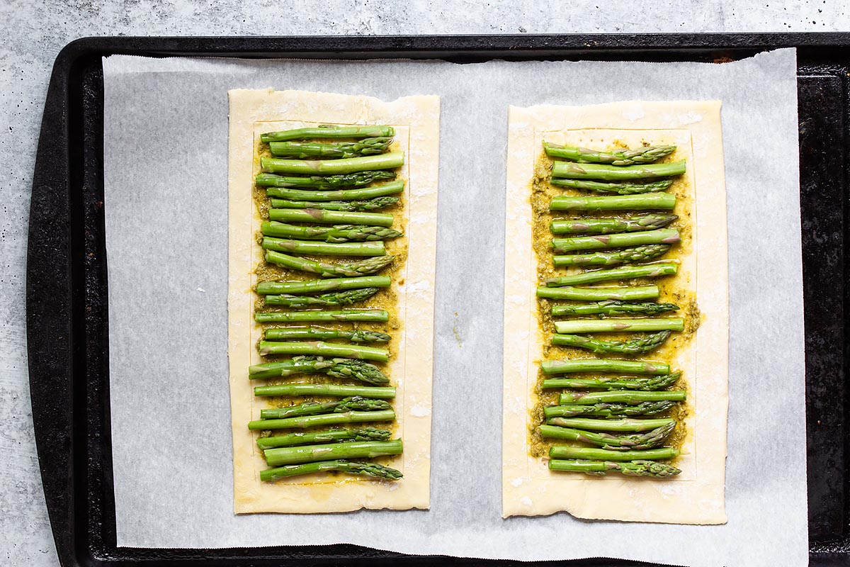 asparagus on two sheets of puff pastry