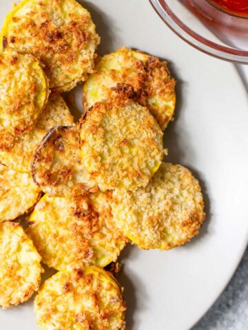 Air fryer squash on a plate.