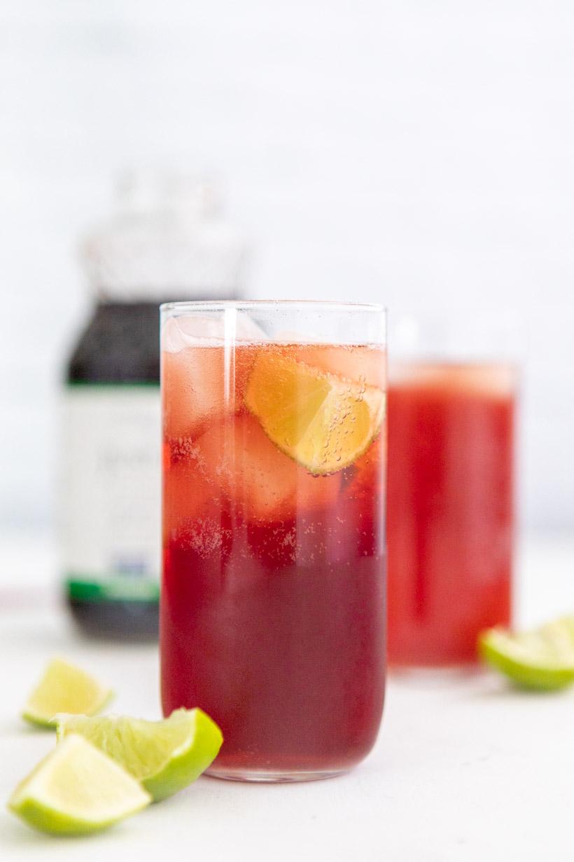 pomegranate spritzer with limes