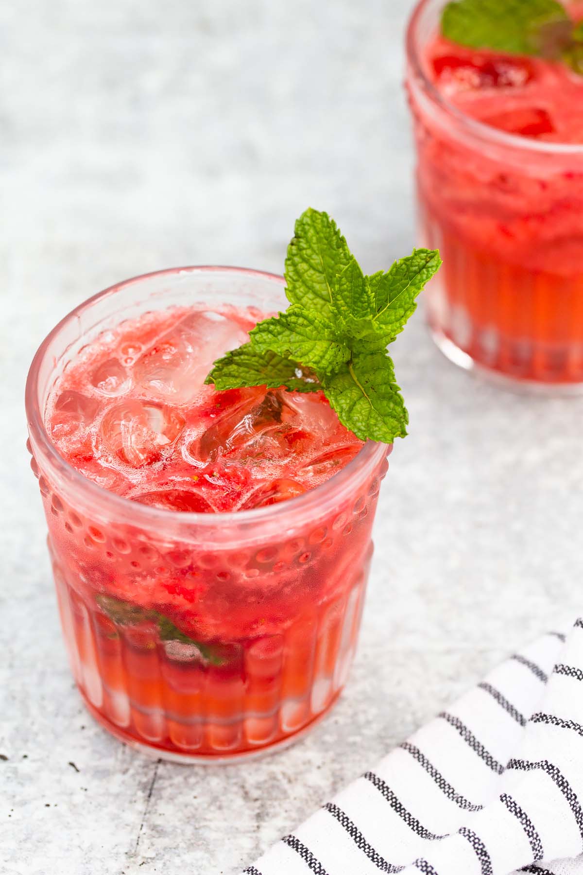 strawberry mojito with mint