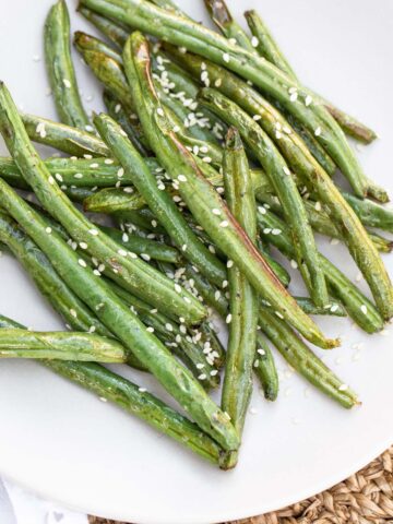 green beans with sesame seeds