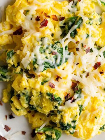 Scrambled eggs with spinach