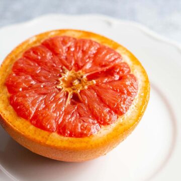 air fryer broiled grapefruit on a plate