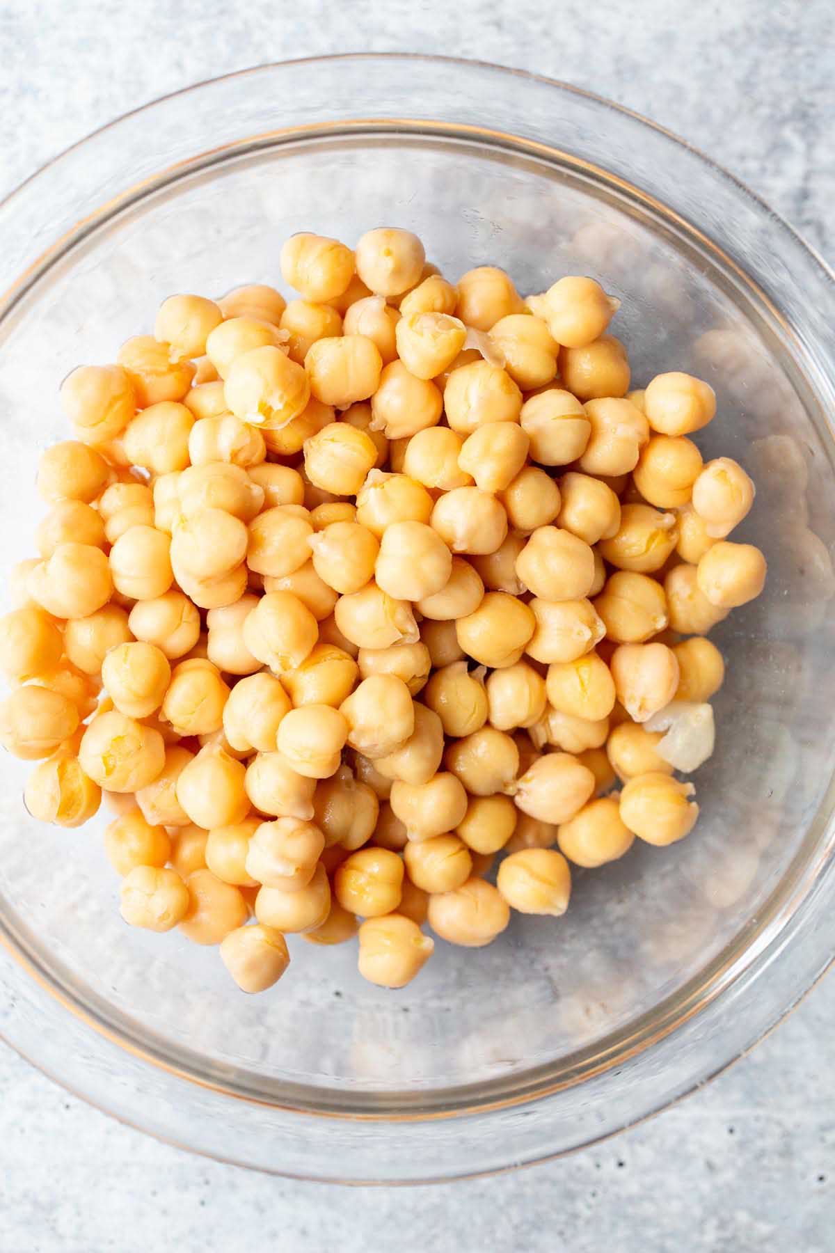 Chickpeas in a glass bowl.