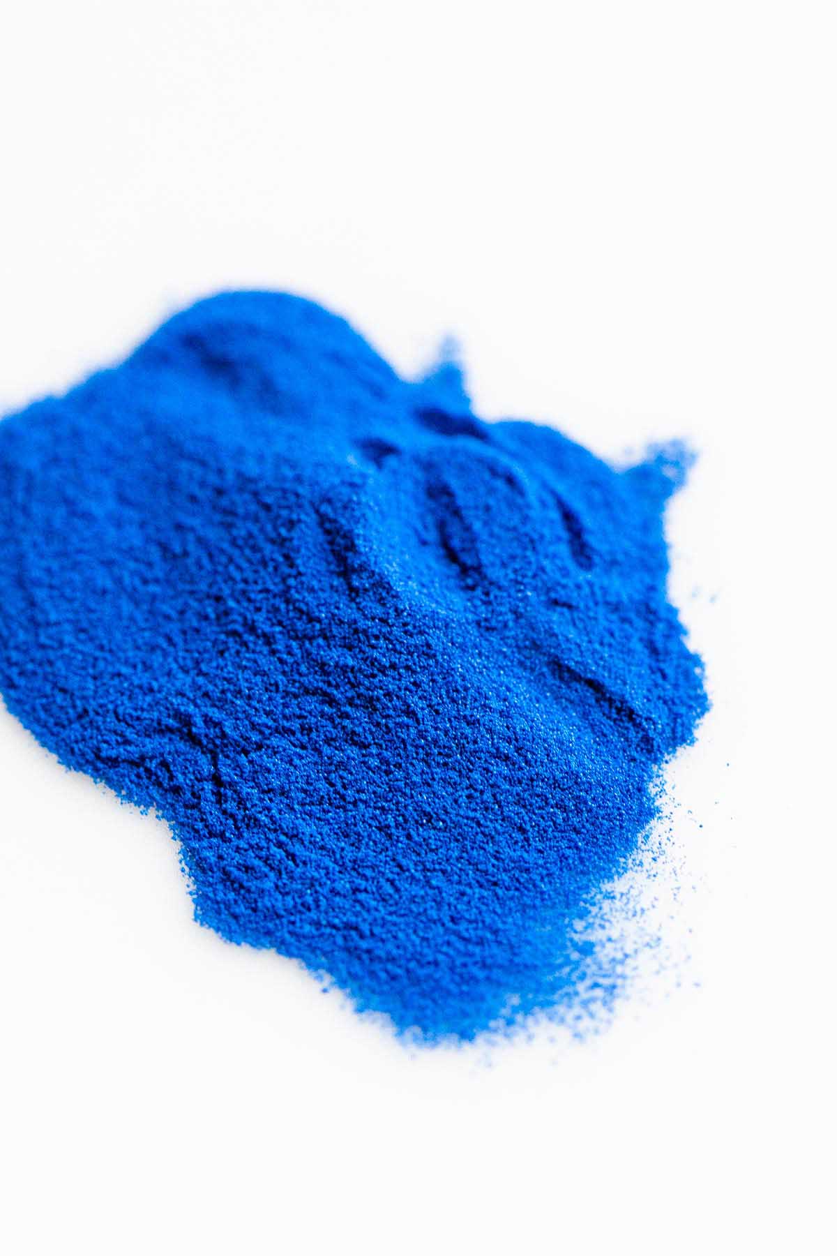 blue spirulina powder