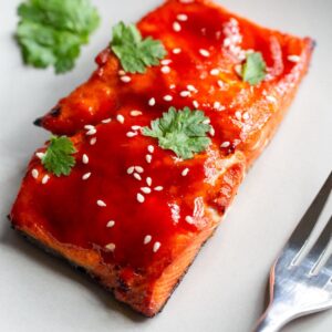 Air fryer honey sriracha salmon