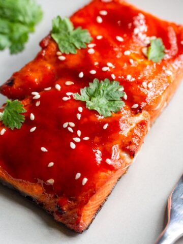Air fryer honey sriracha salmon