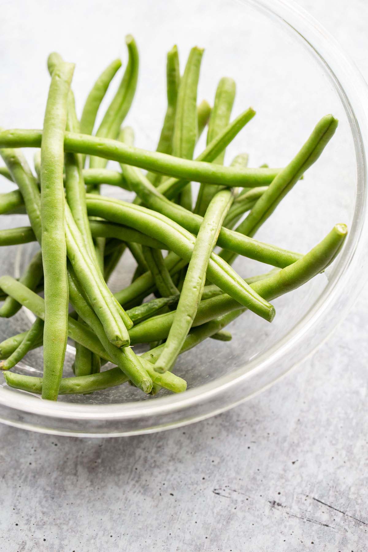 Green beans in a bowl.