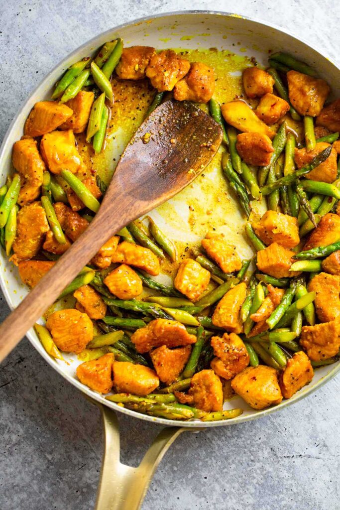 Turmeric Black Pepper Chicken with Asparagus Food Banjo