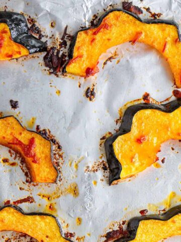 Harissa acorn squash