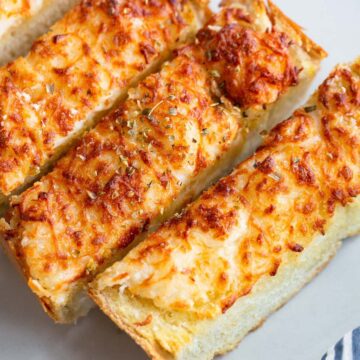 Air fryer cheesy garlic bread