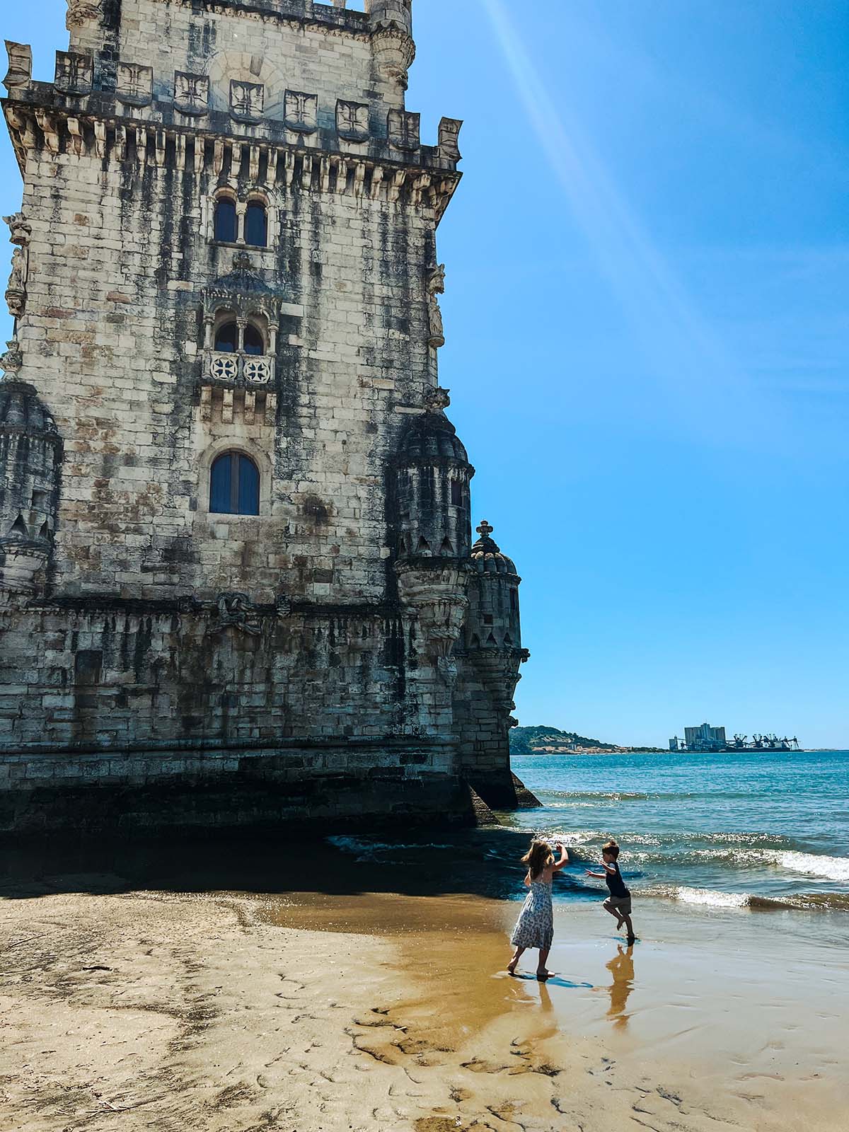Kids playing in the water at Belem.