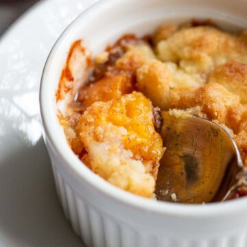 air fryer peach cobbler up close