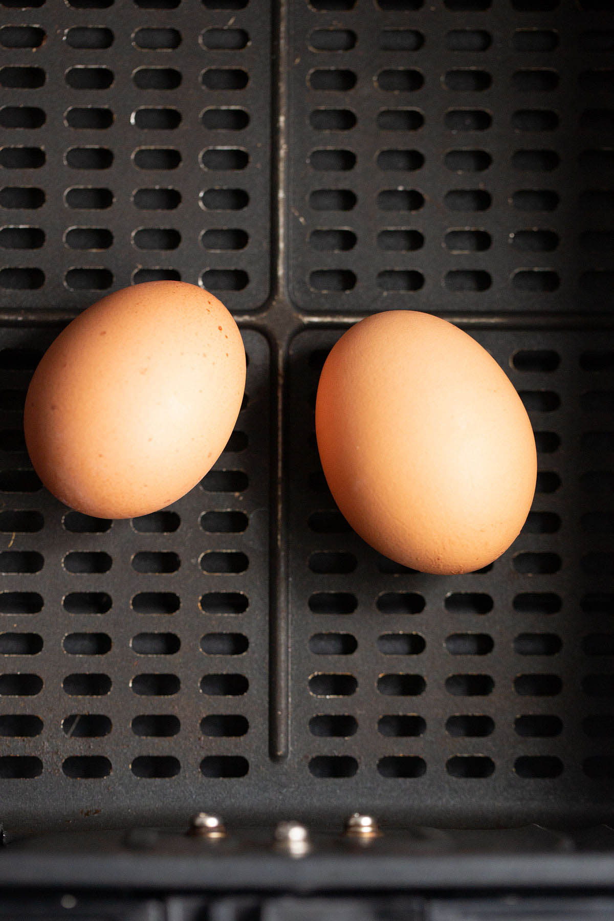 2 eggs in air fryer