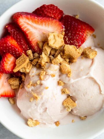 Strawberry cheesecake Creami with strawberries