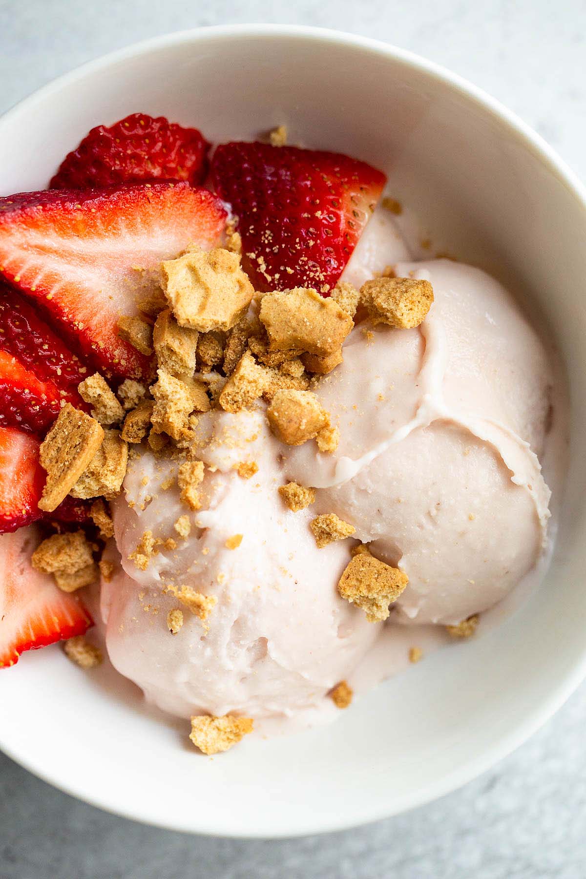 Strawberry cheesecake Creami with strawberries