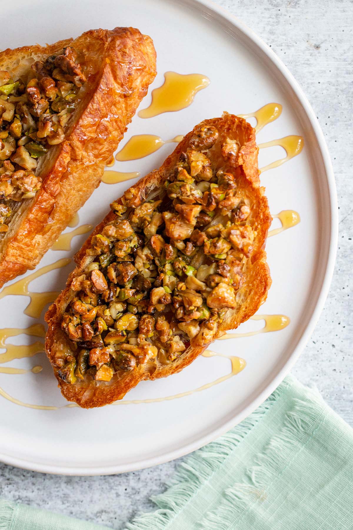 Air fryer balkava croissant