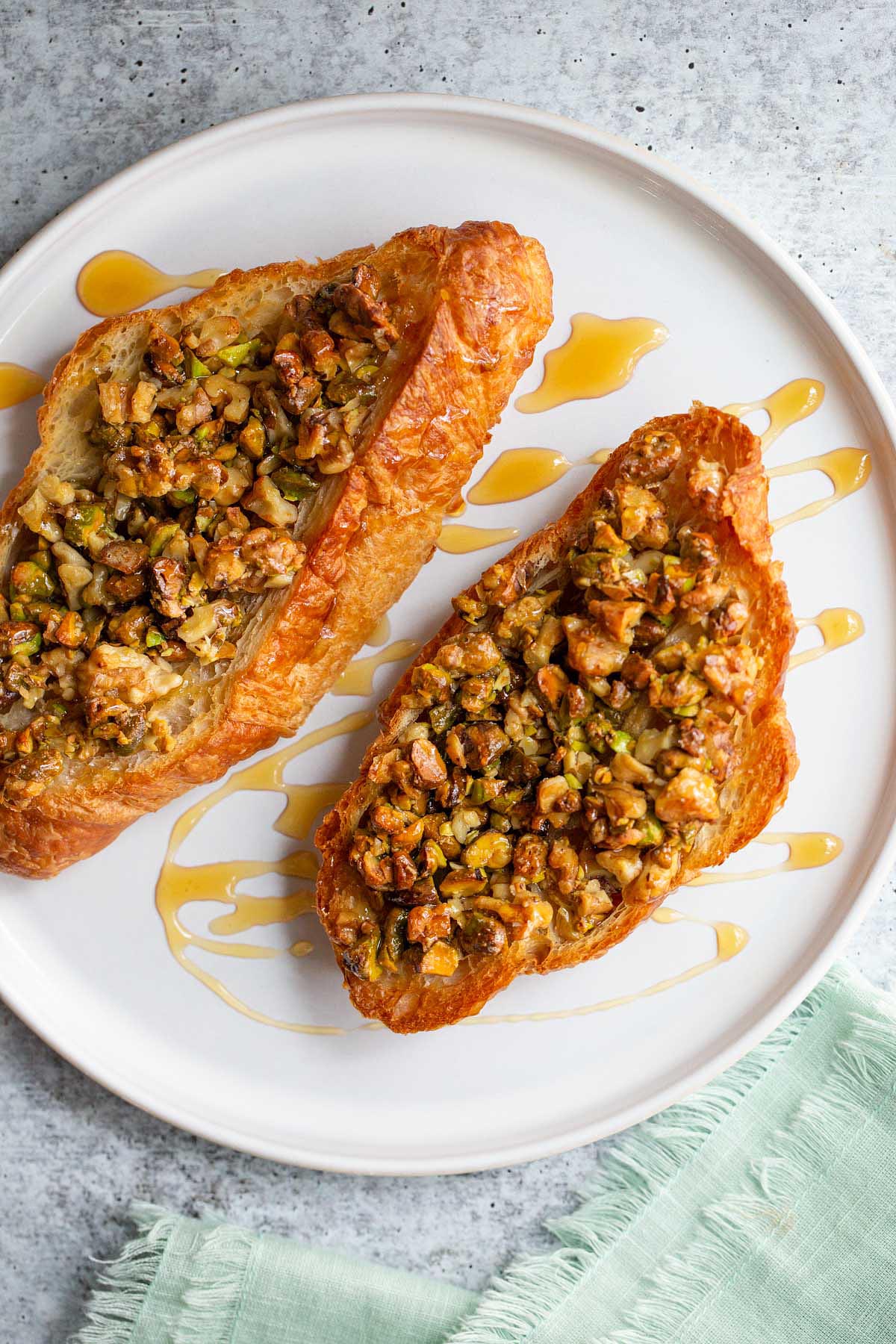 Air fryer balkava croissant
