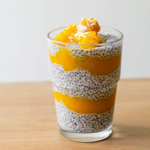 Mango chia pudding