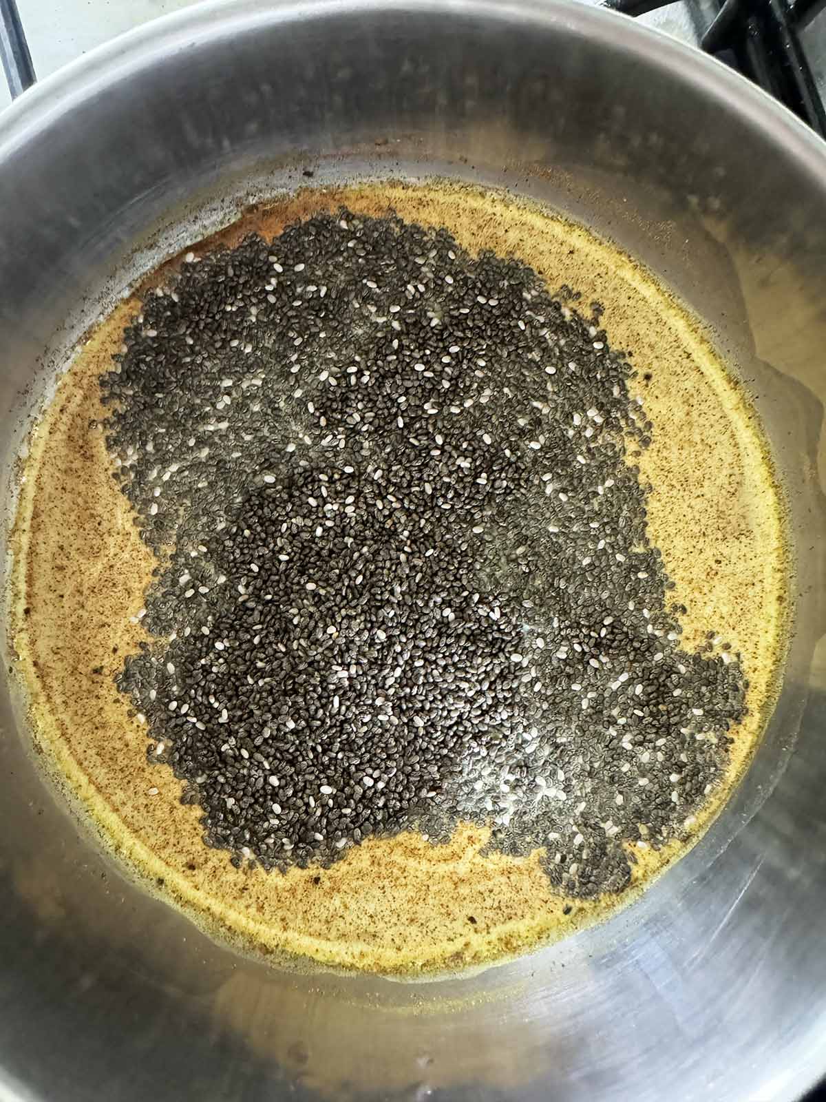 adding chia seeds to pot