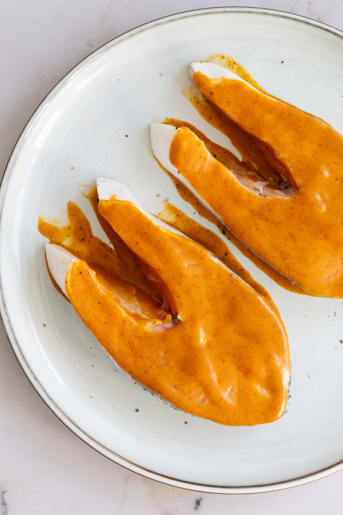 Salmon steaks with marinade