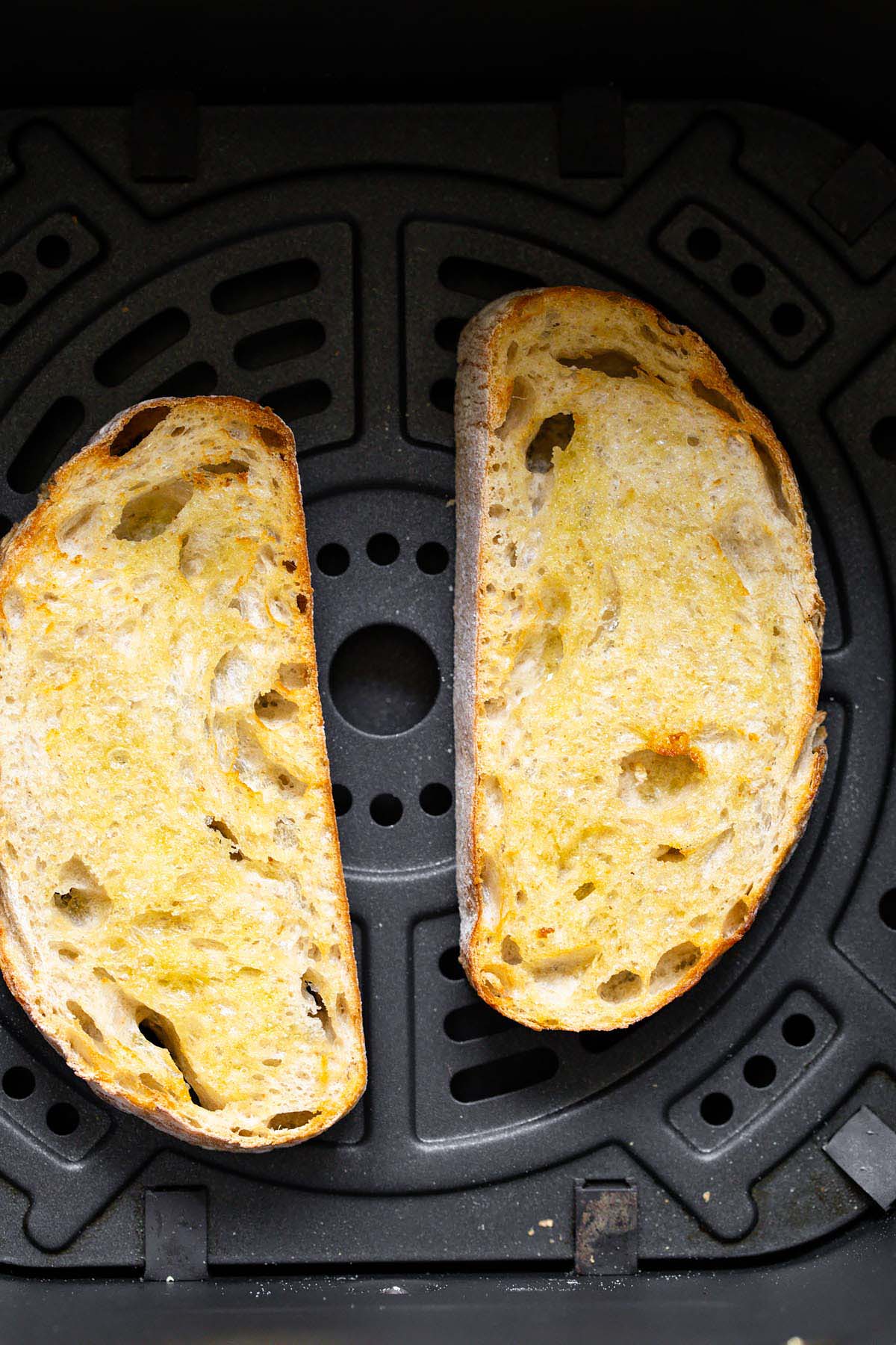 Toast in the air fryer