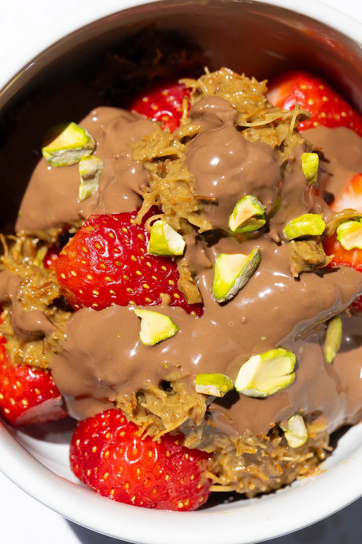 Dubai chocolate strawberry cup