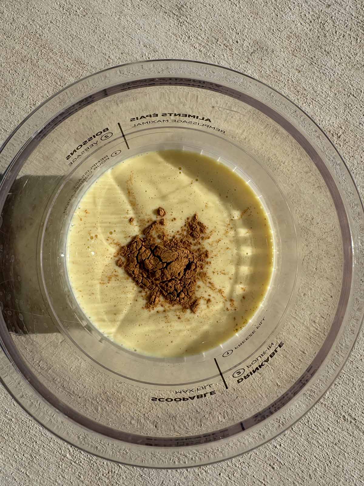 Adding cinnamon to a eggnog